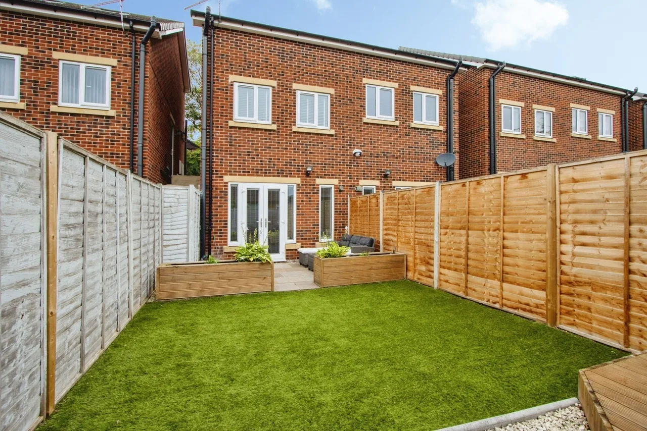 Rosedene Court, Earlsheaton, WF12, photo 18