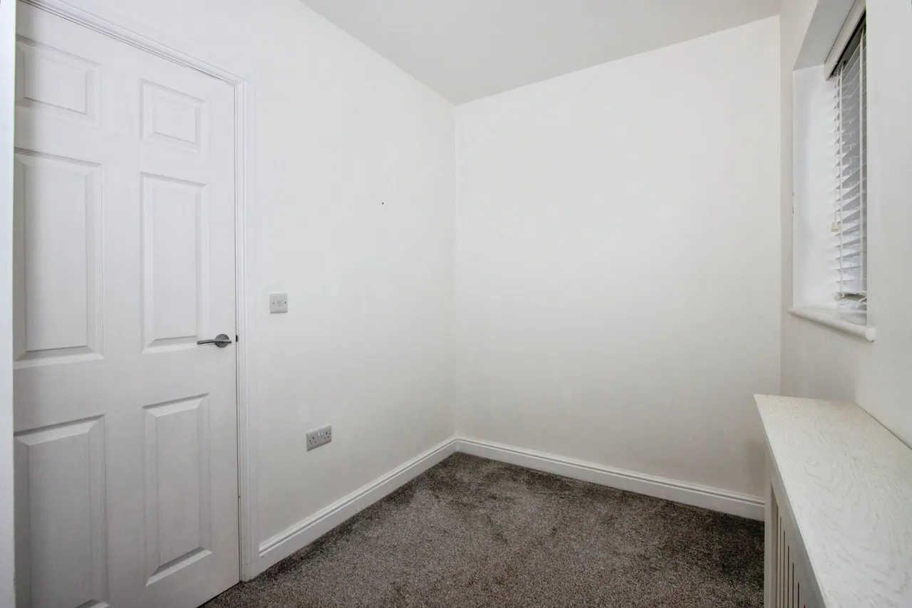Rosedene Court, Earlsheaton, WF12, photo 10