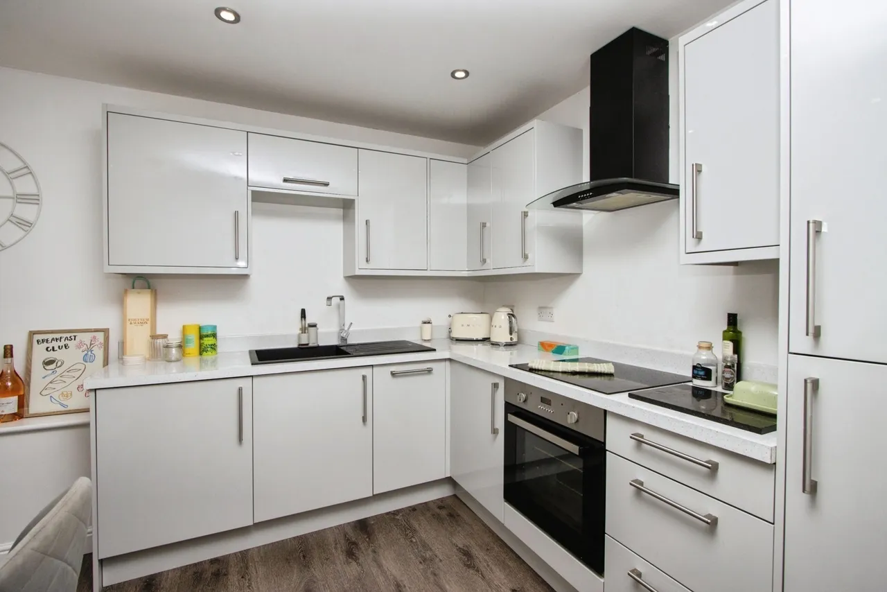 Rosedene Court, Earlsheaton, WF12, photo 6