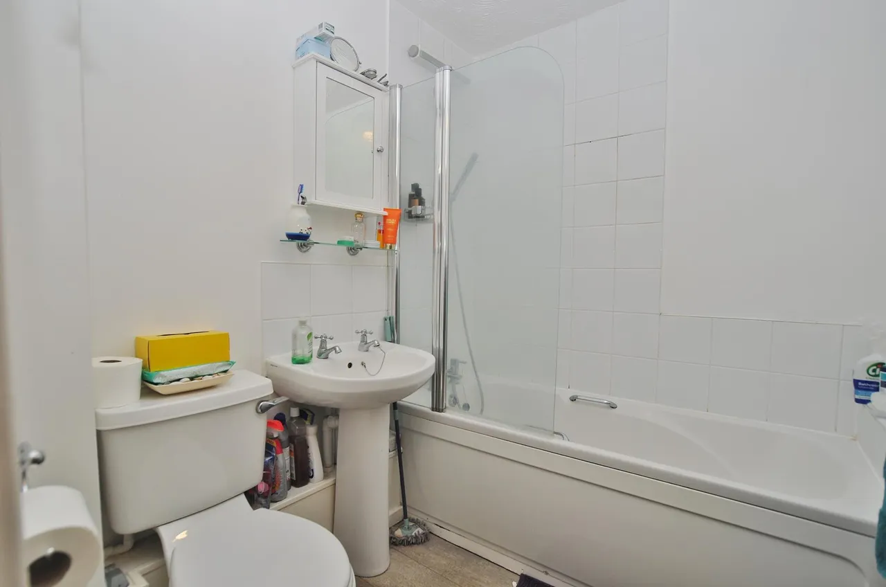 Redoubt Close, Hitchin, SG4, photo 20