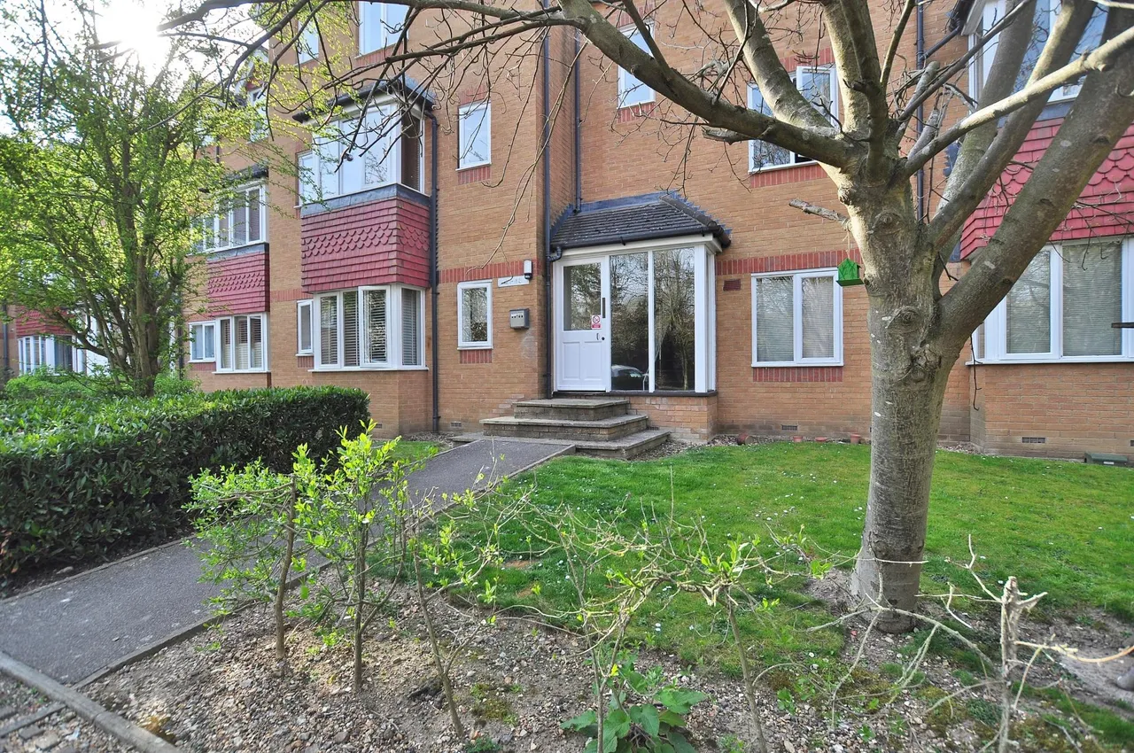 Redoubt Close, Hitchin, SG4, photo 24