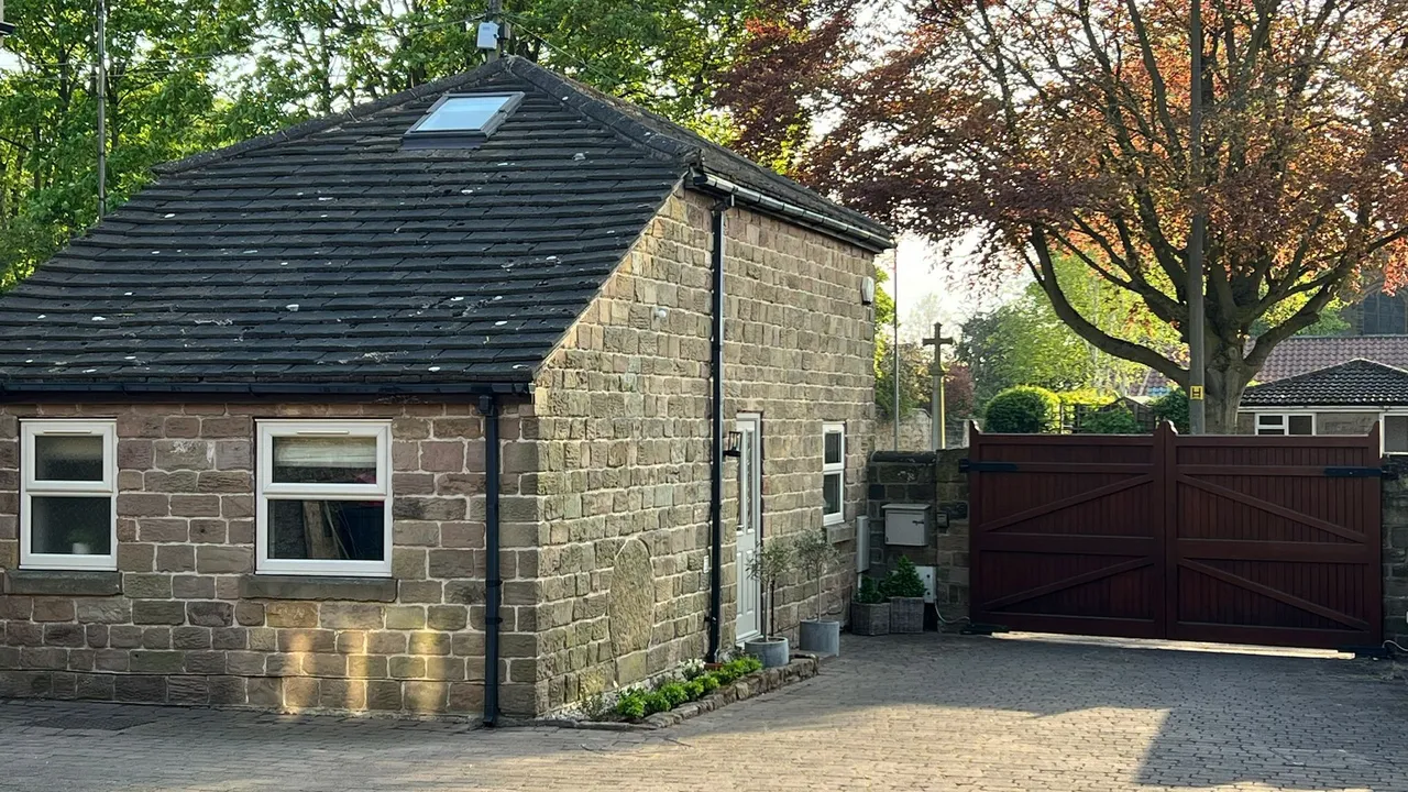 2 bed house to rent — Morthen Road, Wickersley, S66