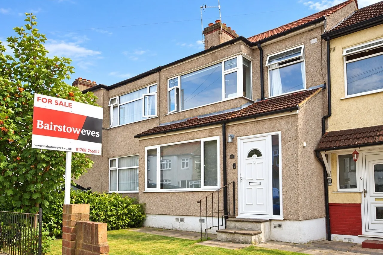 3 bed house for sale, Gelsthorpe Road, Romford, RM5