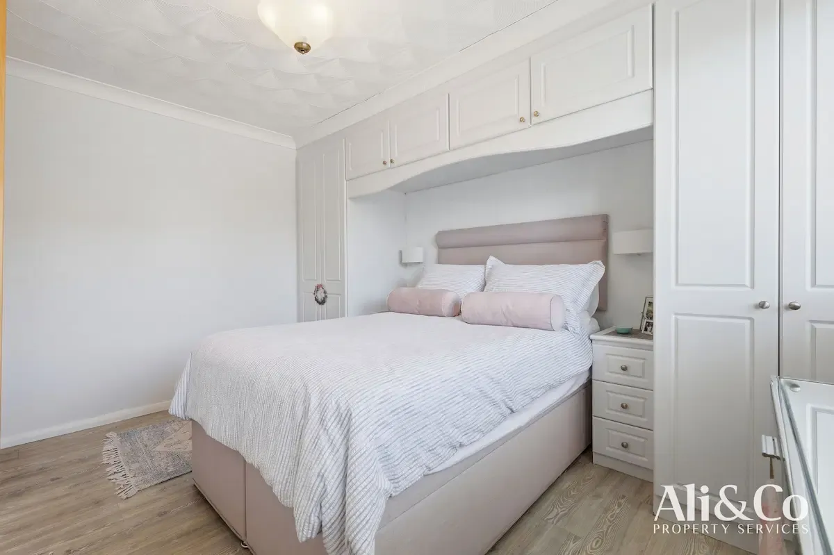 Clarkebourne Drive, Grays, photo 19