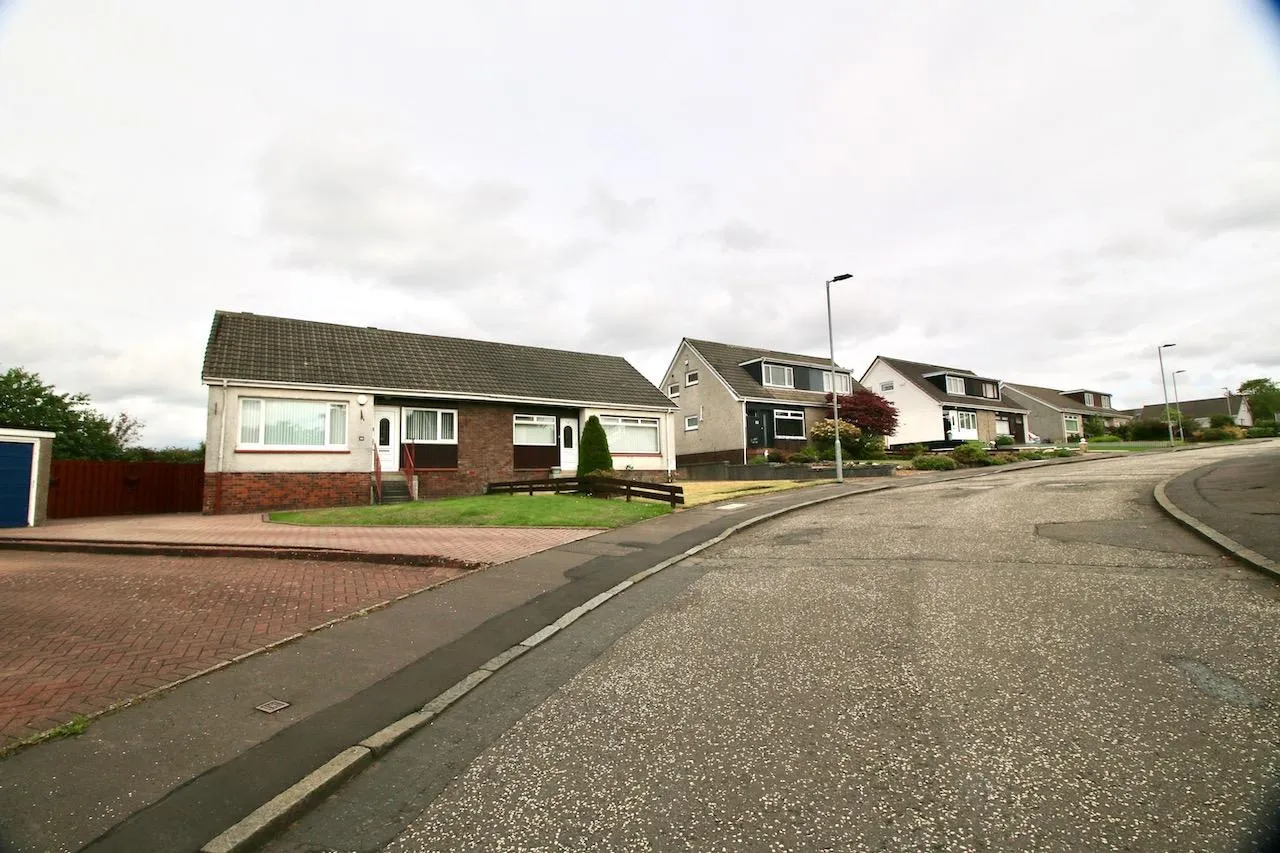 Athelstane Drive, Greenfaulds, G67 4BD, photo 2