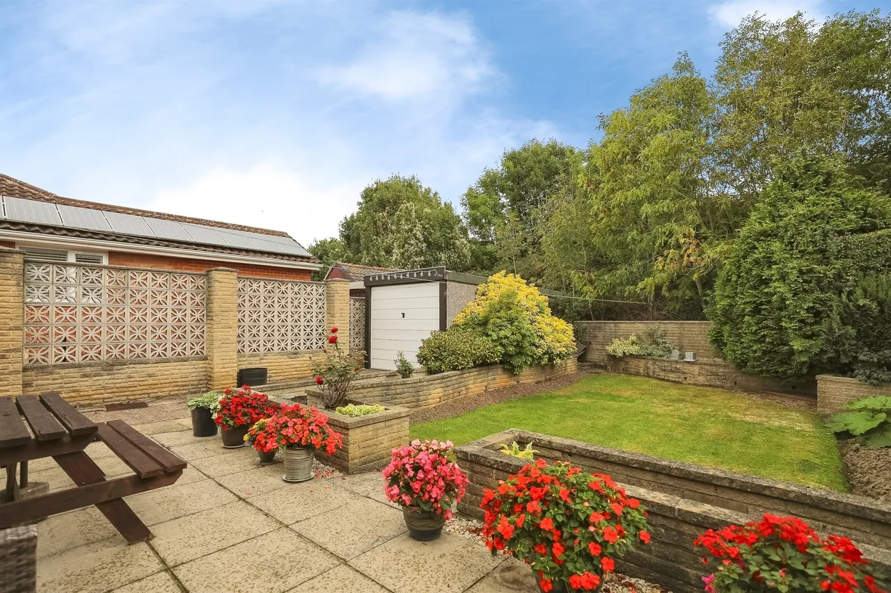 West View Crescent, Goldthorpe, S63, photo 13