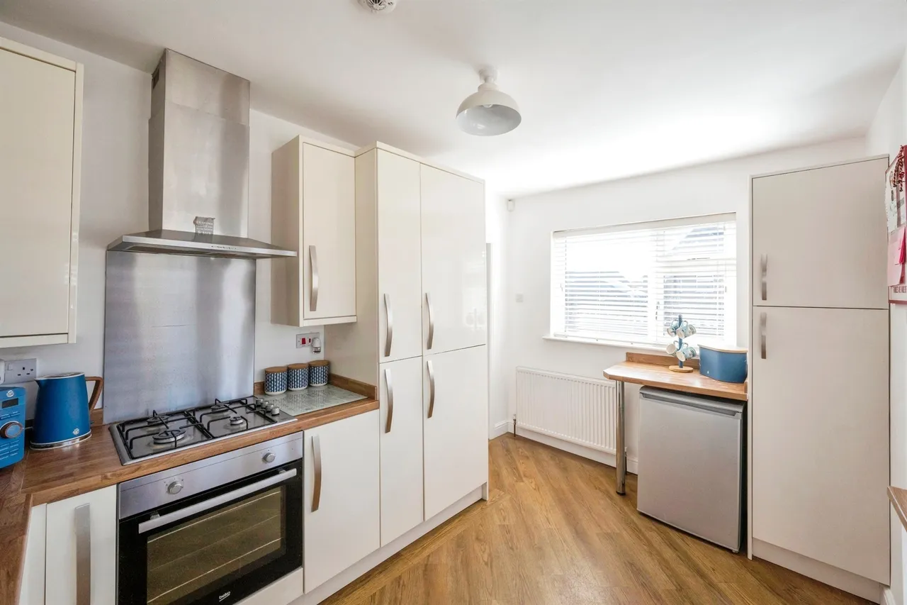 West View Crescent, Goldthorpe, S63, photo 6