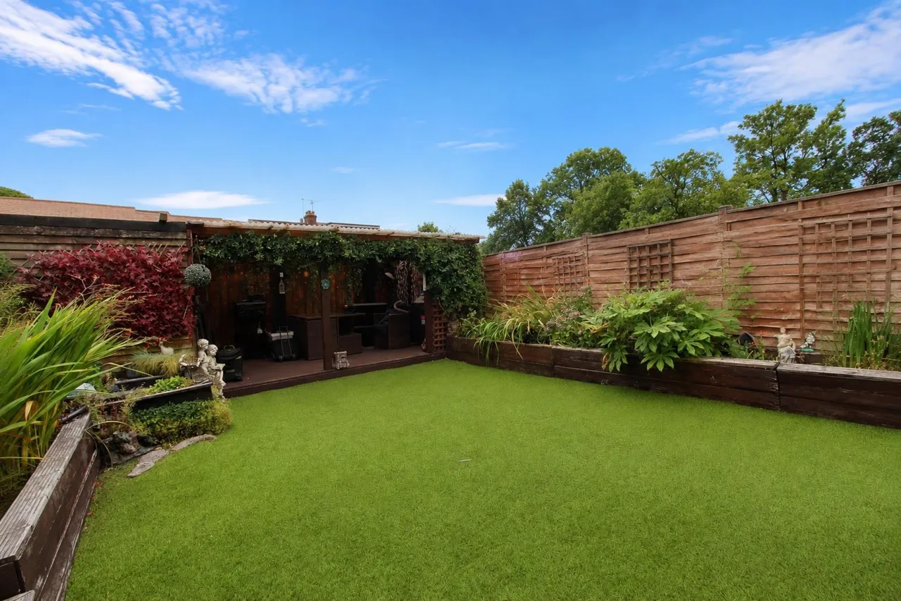 Claremont, Cheshunt, photo 16