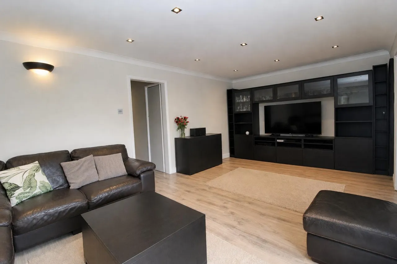 Claremont, Cheshunt, photo 3