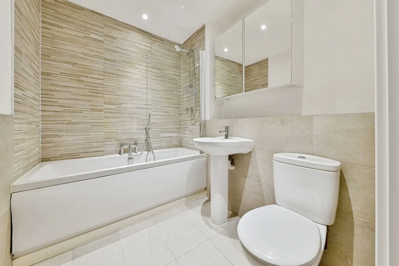 Admiral Drive, STEVENAGE, Hertfordshire, SG1, photo 17