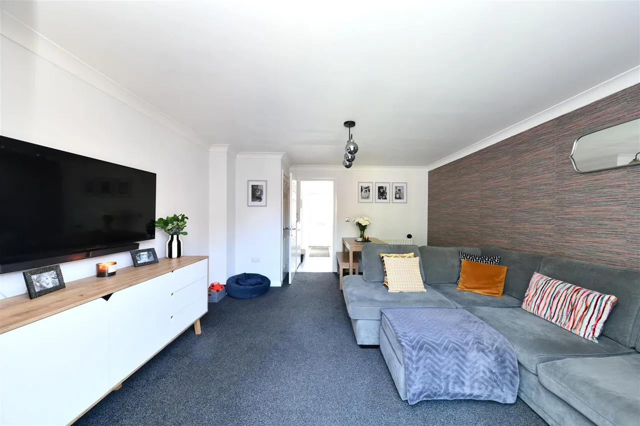 Grampian Place, Stevenage, Herts, SG1 6DR, photo 3