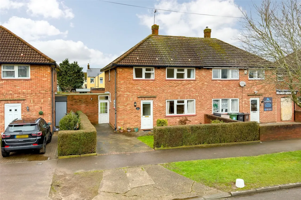 3 bed house for sale — Manor Road, St. Albans, Hertfordshire, AL2 1PP