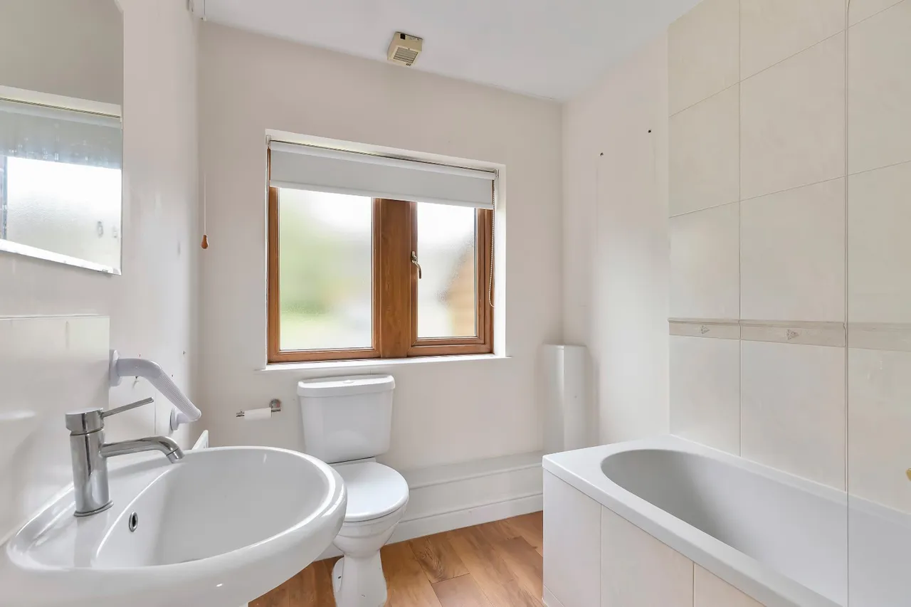 Banklands Avenue, Silsden, BD20, photo 17