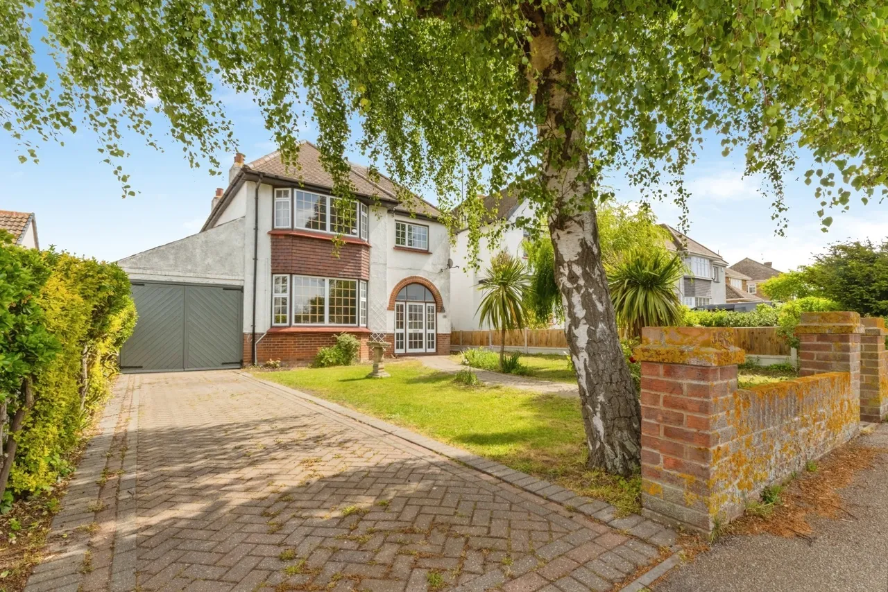 4 bed house for sale — Arnold Road, Clacton-on-Sea, Essex, CO15