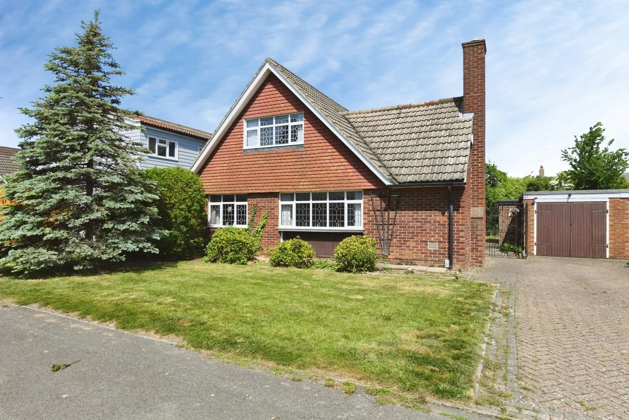 4 bed house for sale — Furrowfelde, Basildon, Essex, SS16