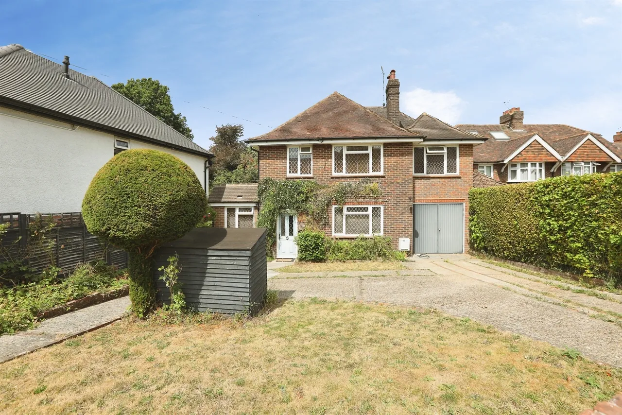 4 bed house for sale — Blackwell Road, East Grinstead
