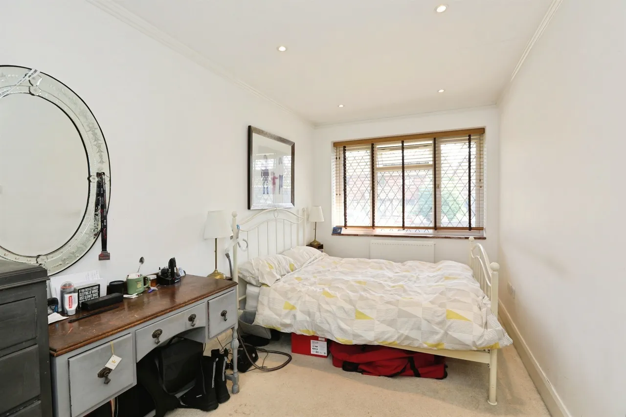 Blackwell Road, East Grinstead, photo 12