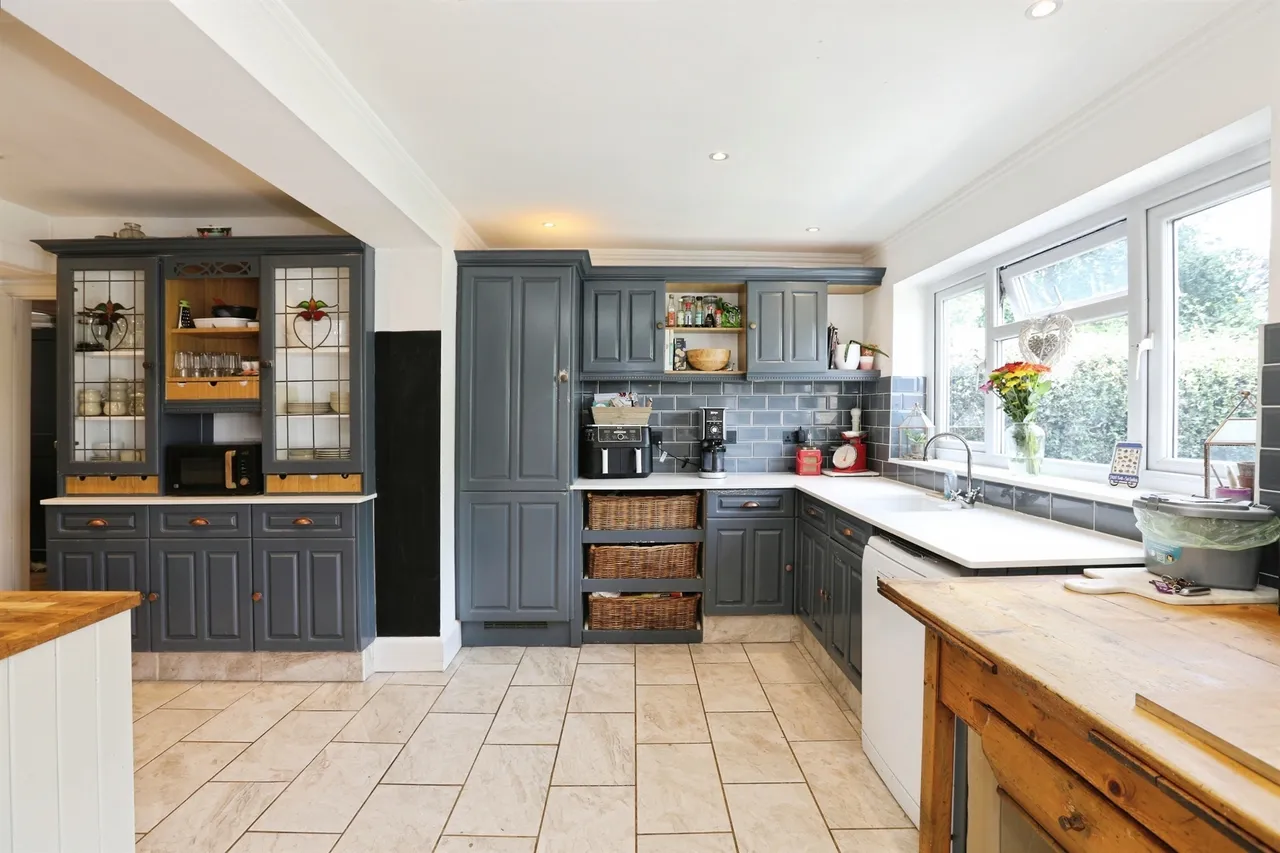 Blackwell Road, East Grinstead, photo 7