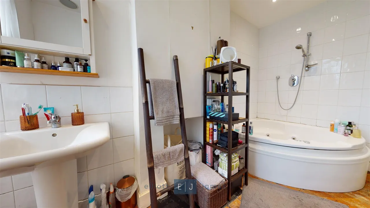 Princes Road, Buckhurst Hill, photo 7