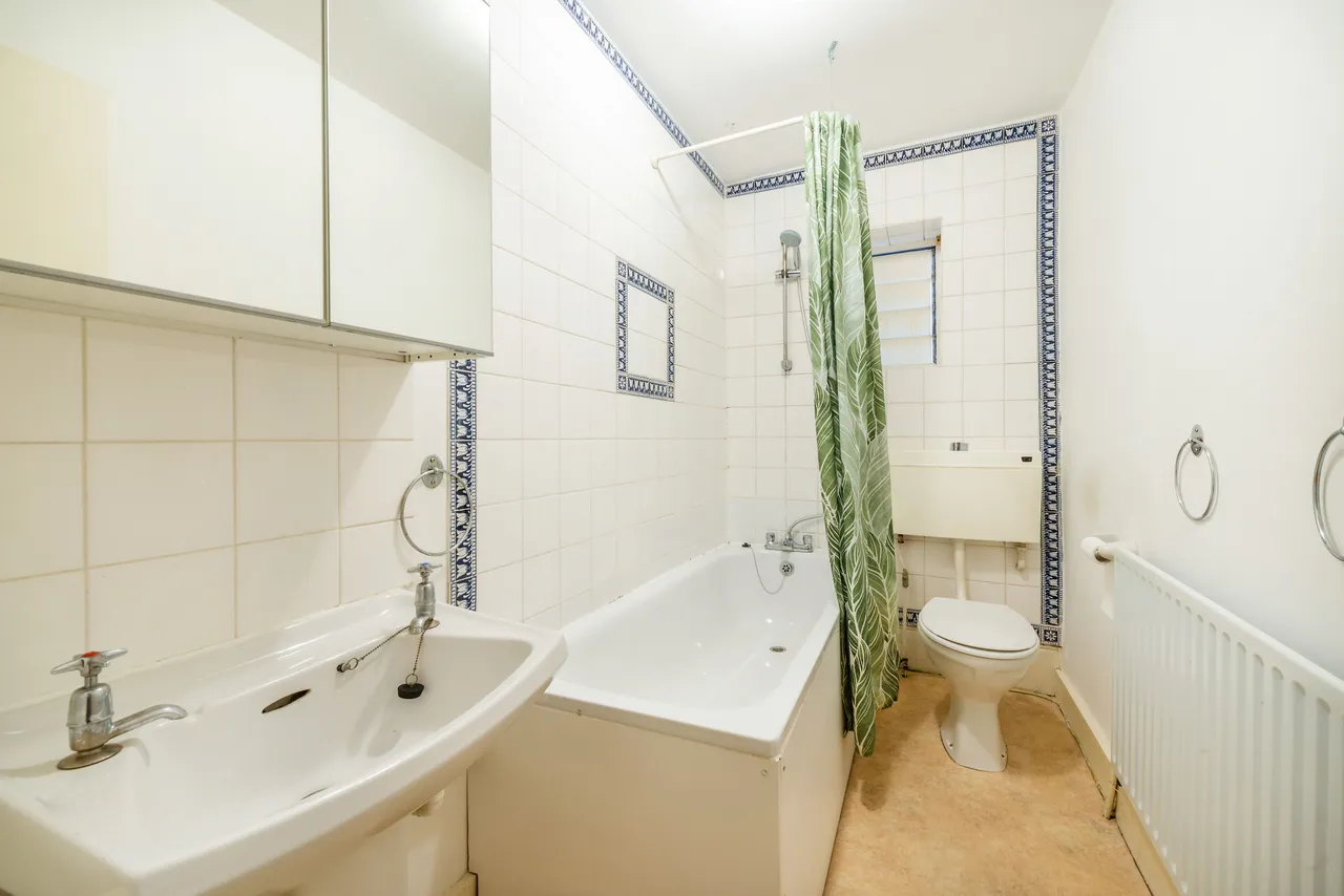 Flat 4, 24 Colville Road, London, photo 5