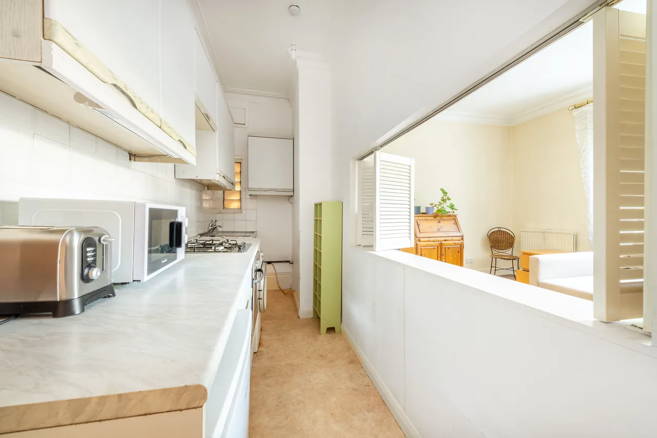 Flat 4, 24 Colville Road, London, photo 3