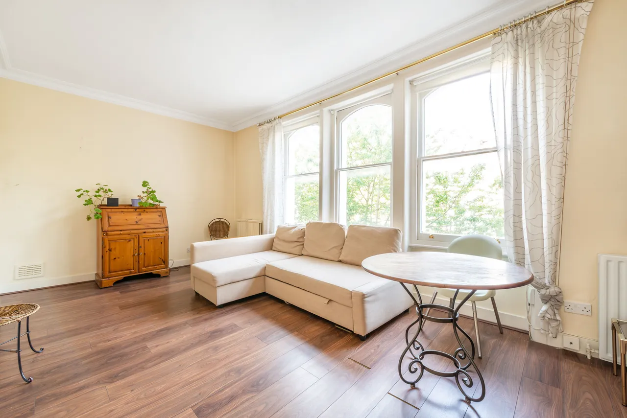 Flat 4, 24 Colville Road, London, photo 2