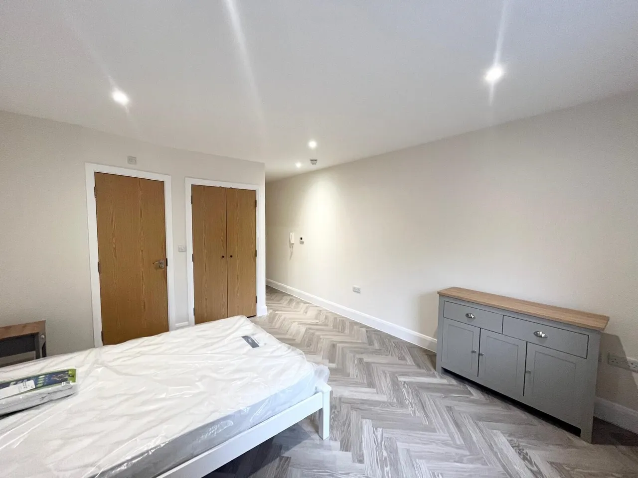 Waterside House, Peartree Bridge MK6, photo 3
