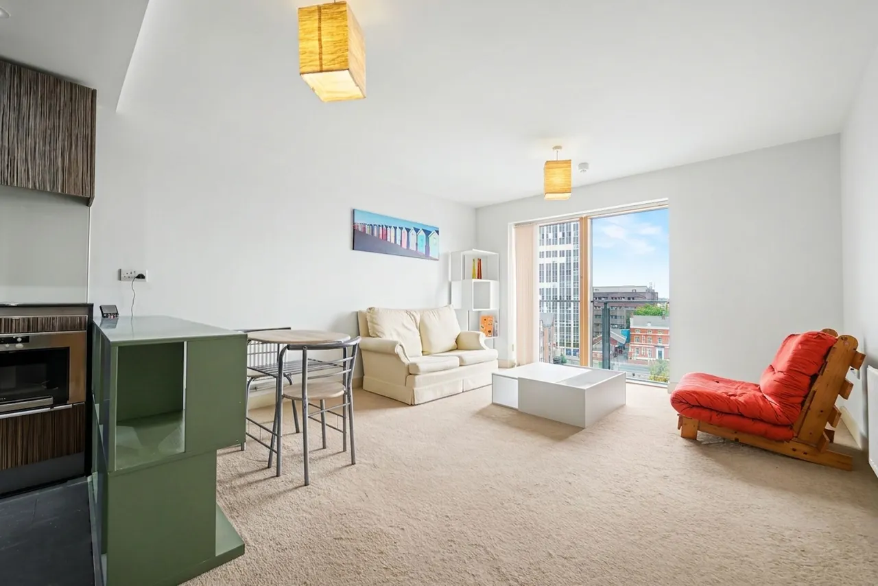 2 bed flat for sale — Burton Street, Phoenix Square, LE1