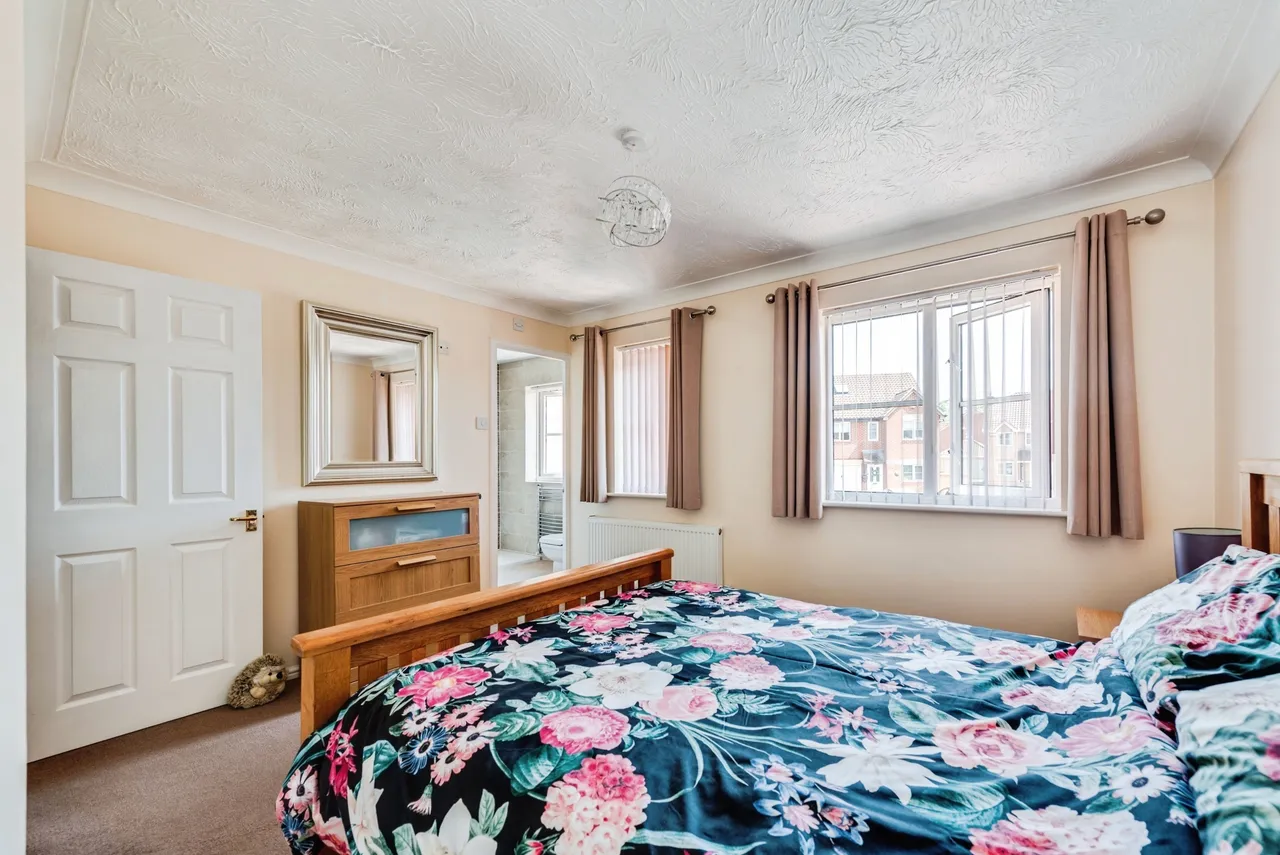 Tracy Close - Abbey Meads, Swindon, photo 12