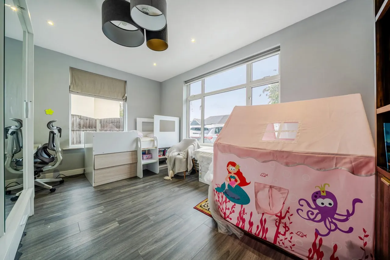 Bowford Avenue, DA7, photo 13