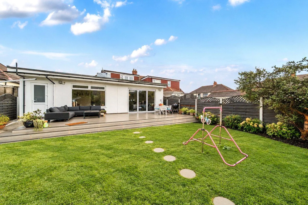 Bowford Avenue, DA7, photo 11