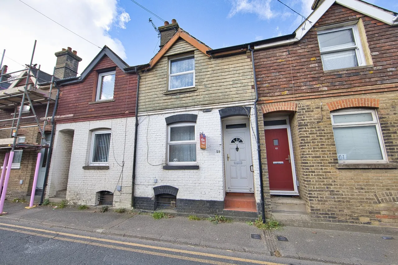 2 bed house for sale, Hamilton Road, Deal, CT14