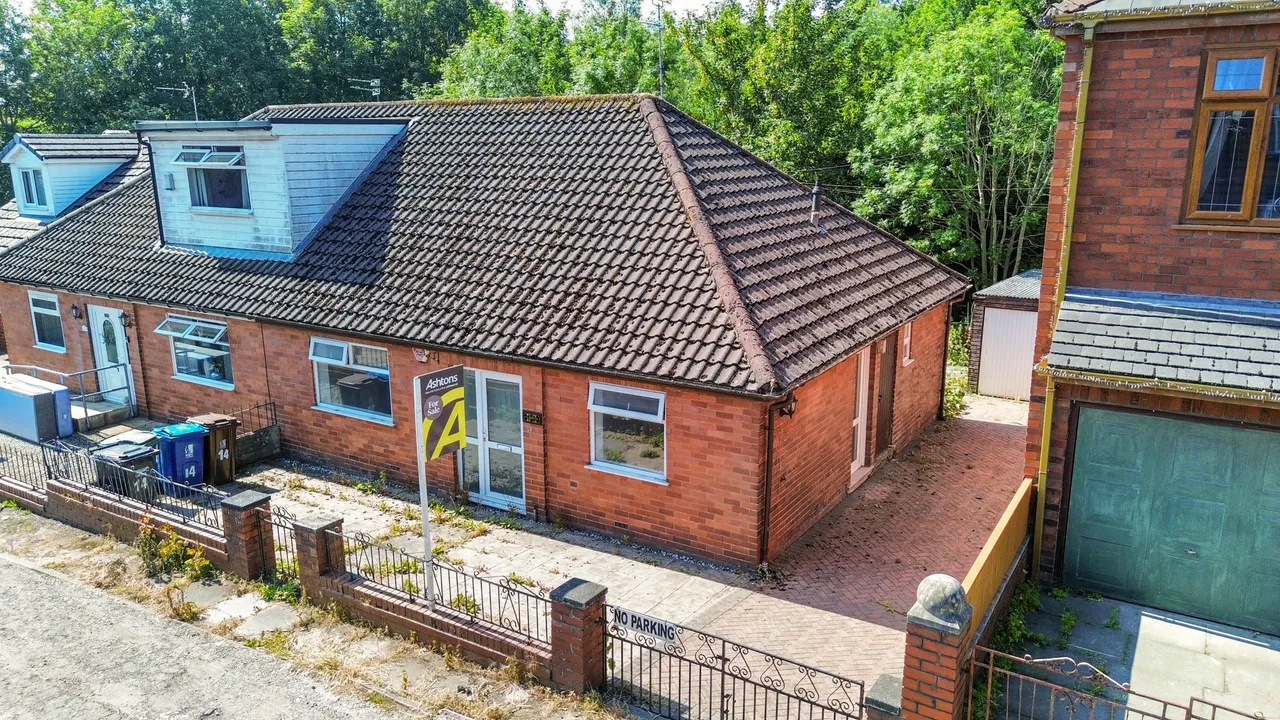 2 bed house for sale — Adamson Street, Ashton-In-Makerfield, Wigan, WN4 9PZ