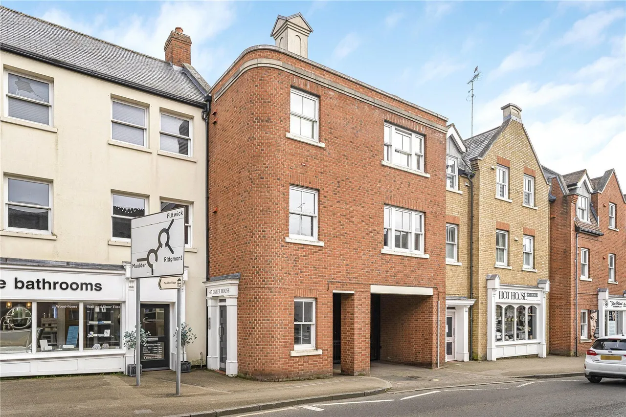 2 bed property to rent, Bedford Street, Ampthill, MK45