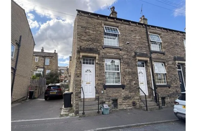 2 bed house for sale, Stanley Street, Brighouse, HD6