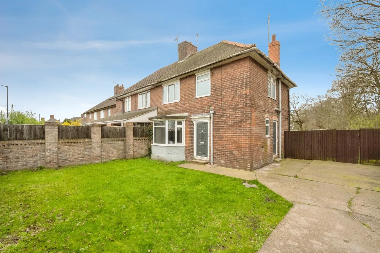 3 bed house for sale, West End Lane, New Rossington, DN11