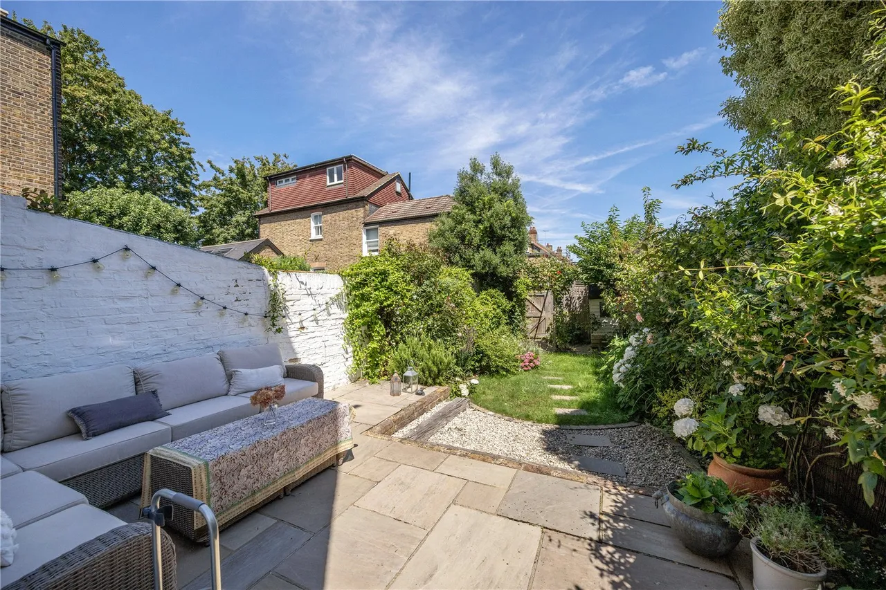 Crown Road, St Margarets, TW1, photo 14