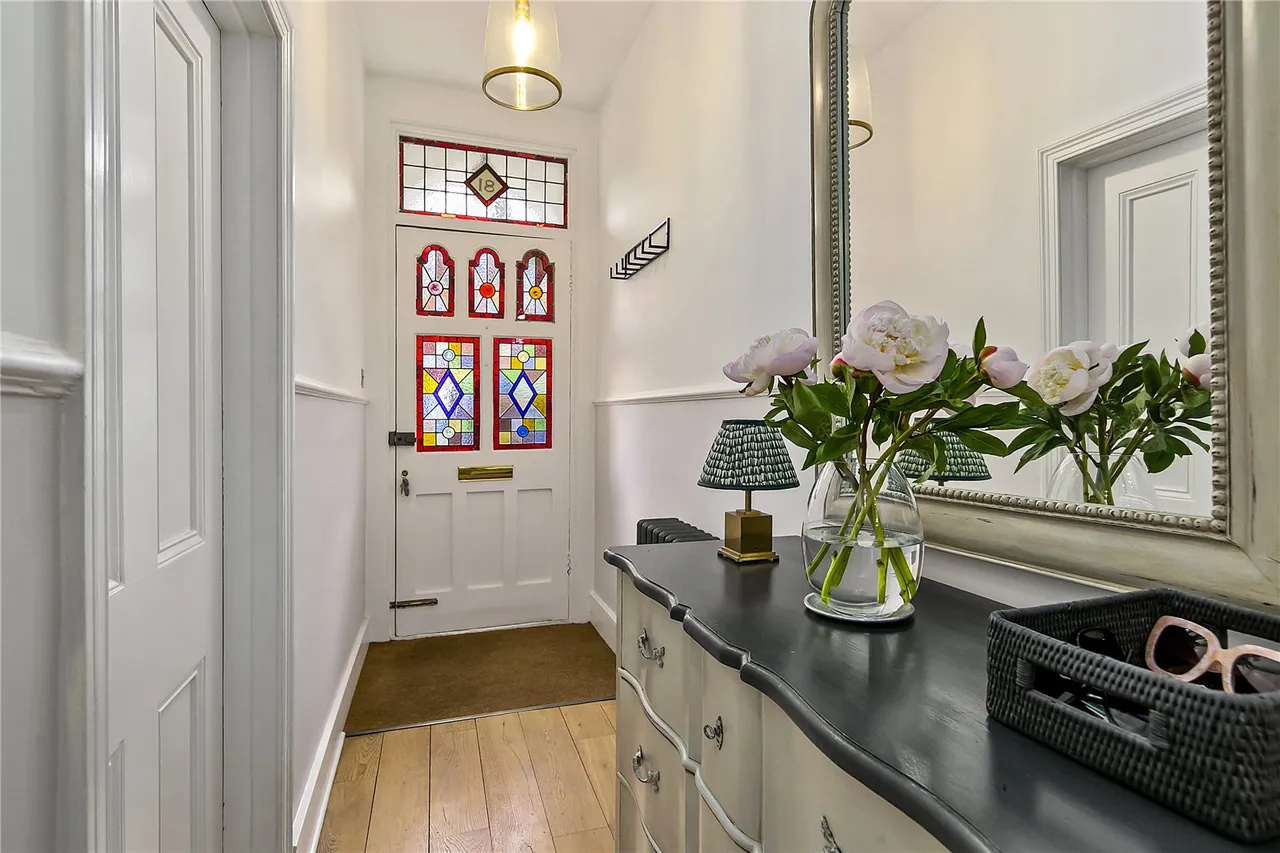Crown Road, St Margarets, TW1, photo 15
