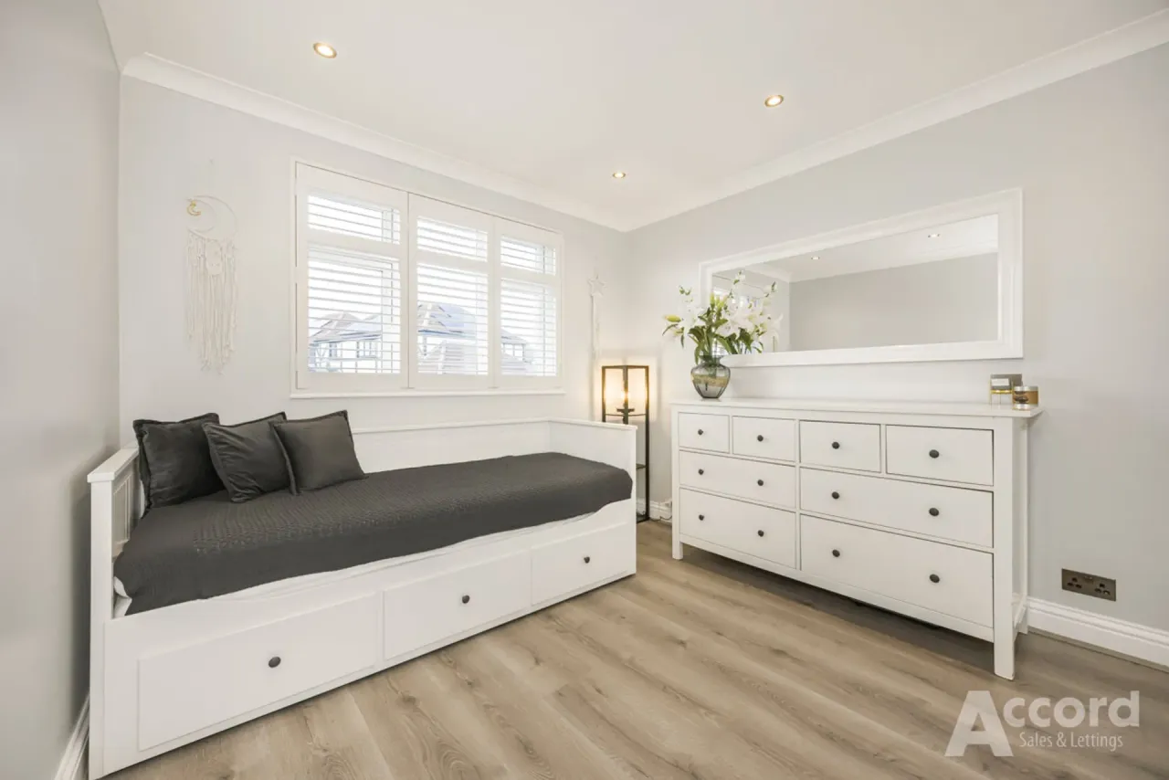 Greenock Way, Romford, RM1, photo 47
