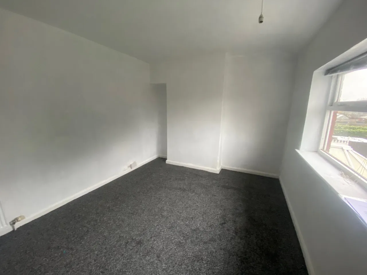 Grove Road, Wollescote, photo 9