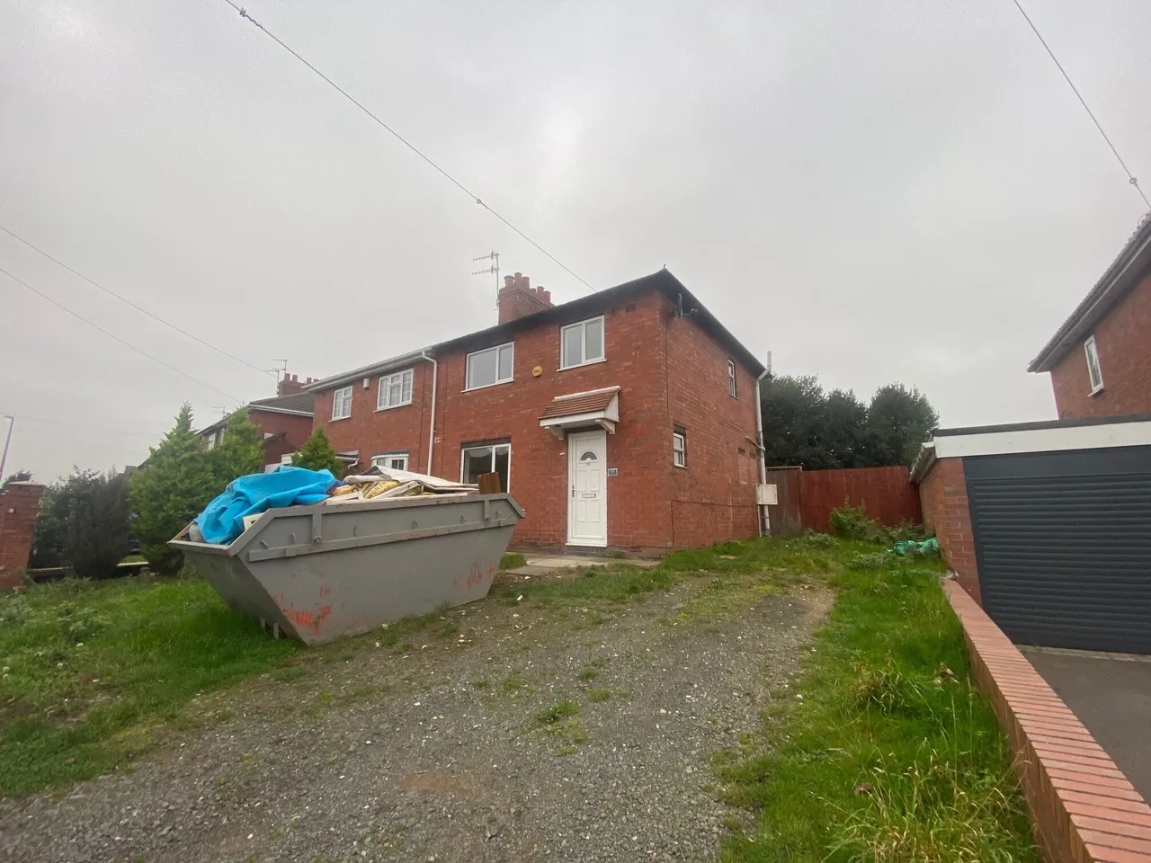 3 bed house to rent — Grove Road, Wollescote