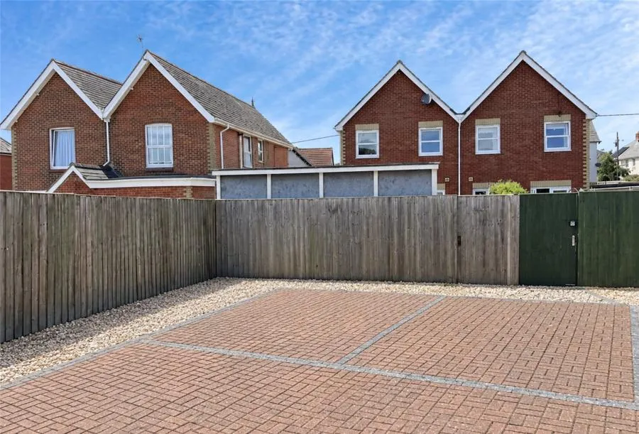 Princes Road, Freshwater, PO40, photo 13