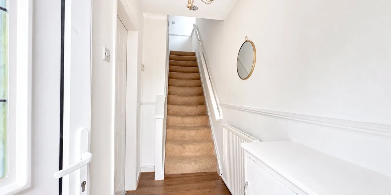 Lloyd Drive, Greasby, CH49, photo 4