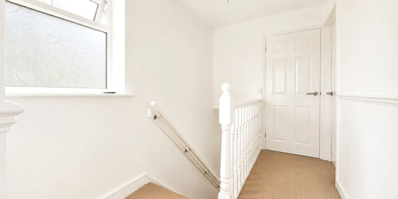 Lloyd Drive, Greasby, CH49, photo 10