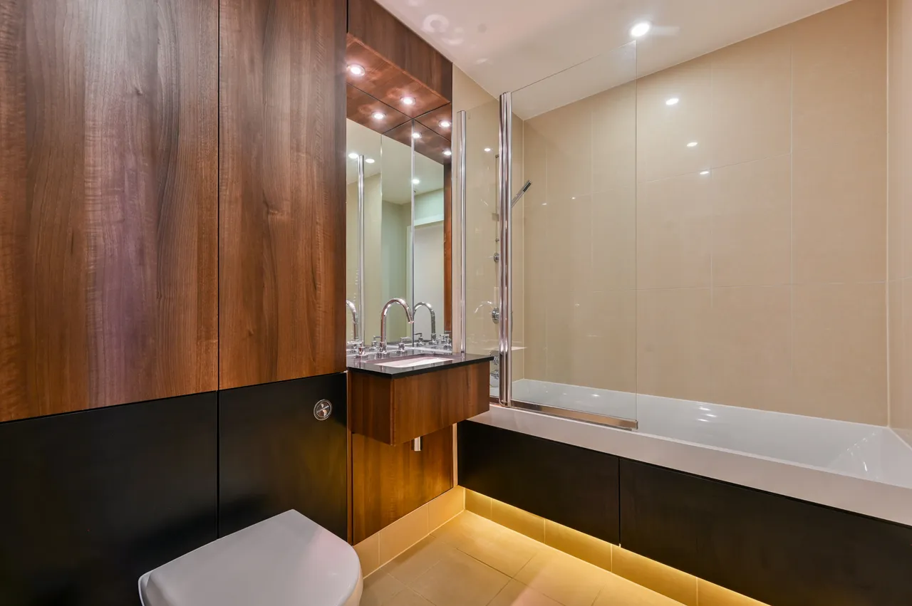 92 Ensign House, Battersea Reach, Juniper Drive, London, photo 8