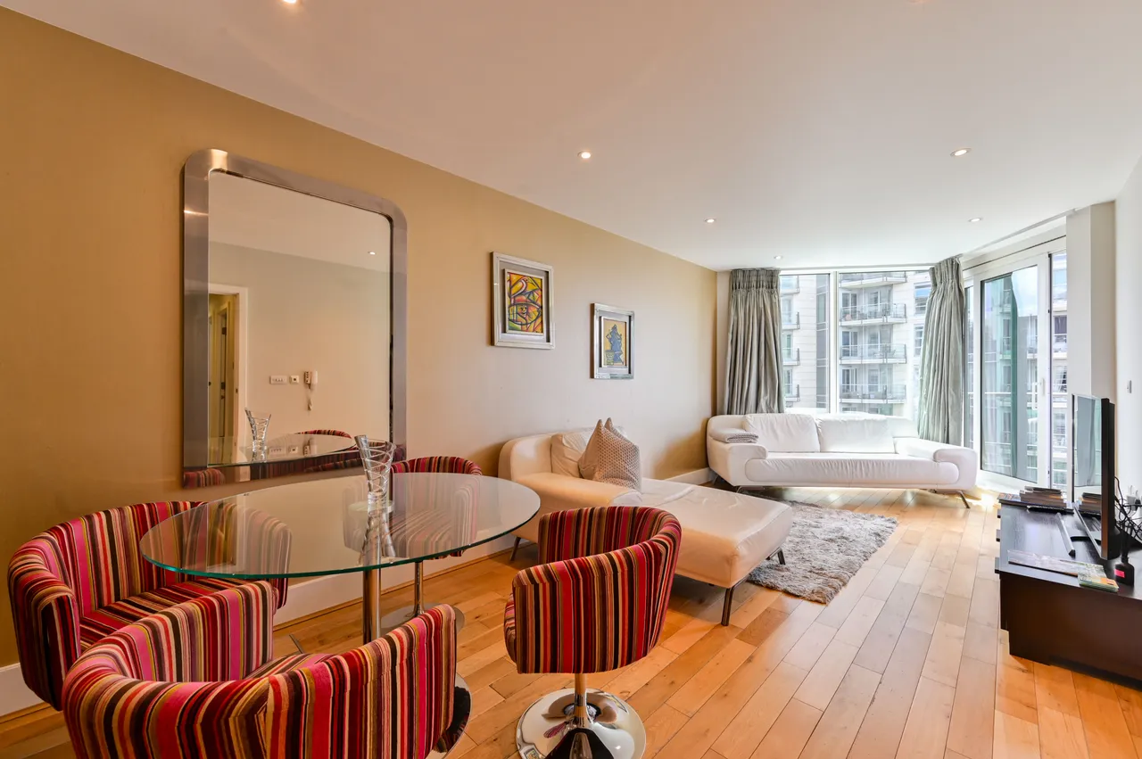 2 bed flat for sale — 92 Ensign House, Battersea Reach, Juniper Drive, London