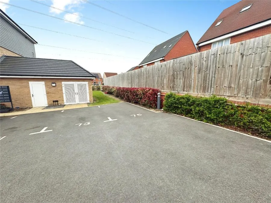 Keepsake Way, Aylesbury, HP18, photo 9