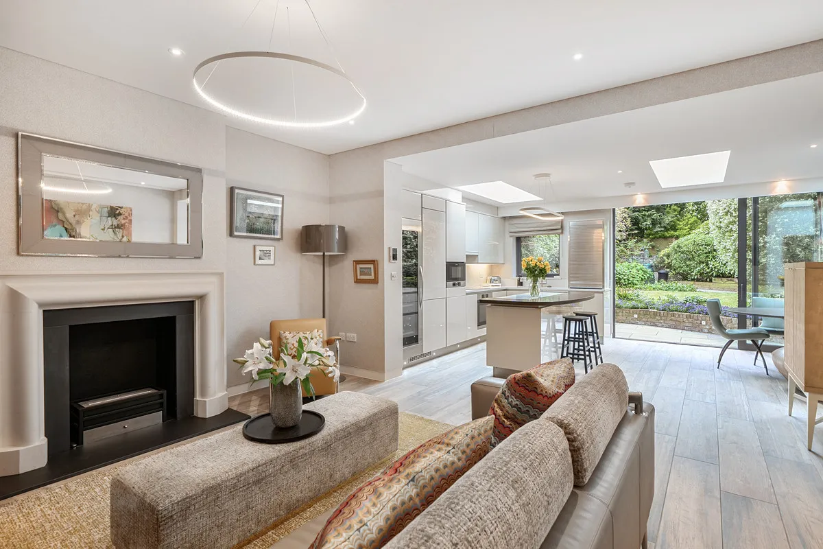 3 bed flat for sale, London, NW3