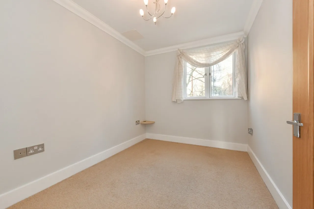 Cross Street, SO23, photo 11