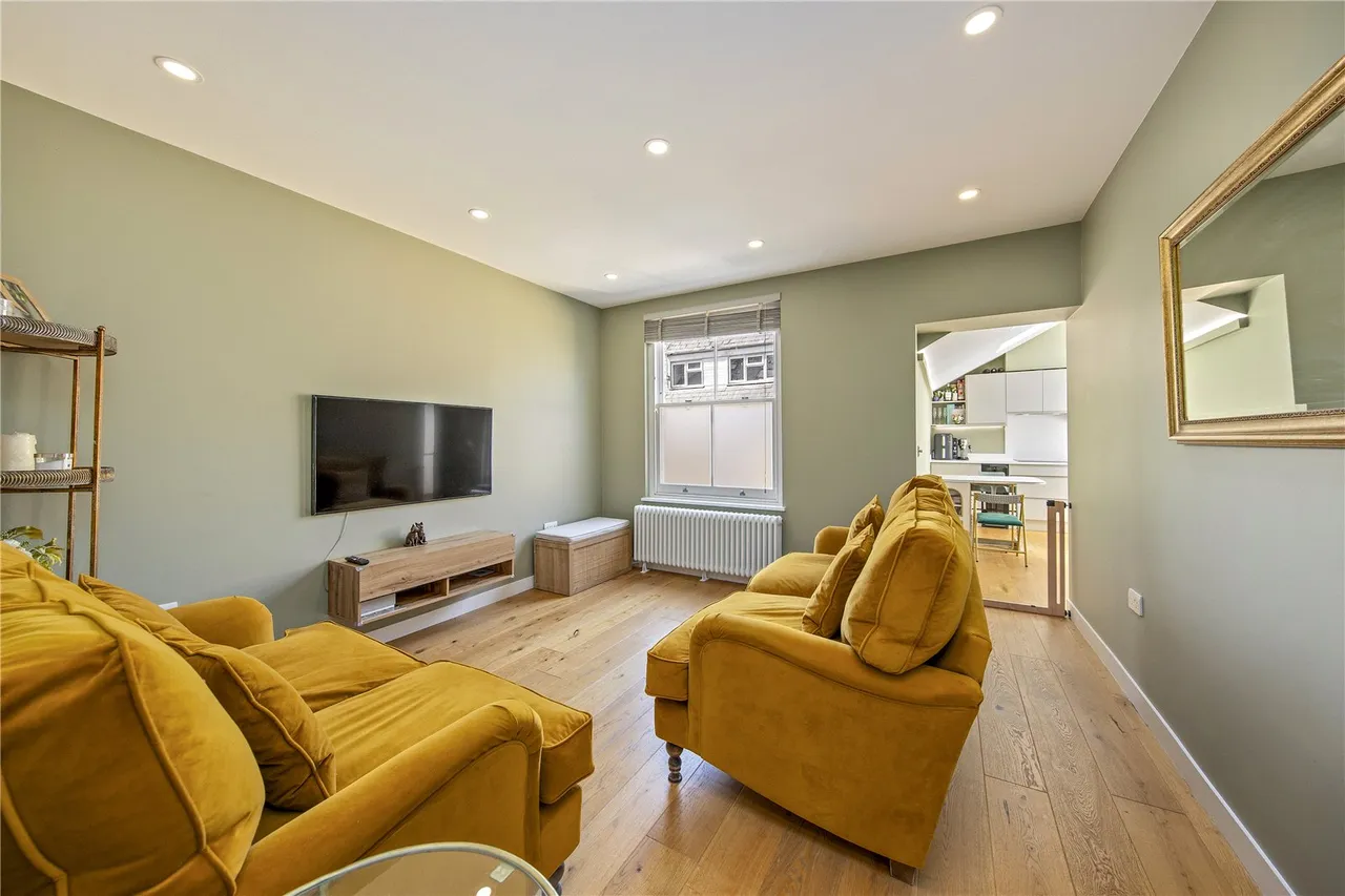 2 bed flat for sale, Sandycombe Road, Kew, TW9